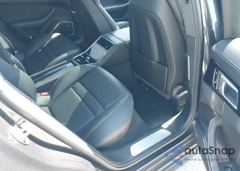 2020 Porsche Panamera E-Hybrid 4/4 10 Years Edition из США, поврежденный, VIN WP0AE2A79LL132755